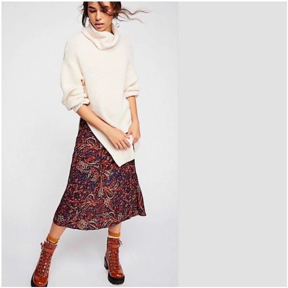 Free People “Eleven” White Sweater - Size XS